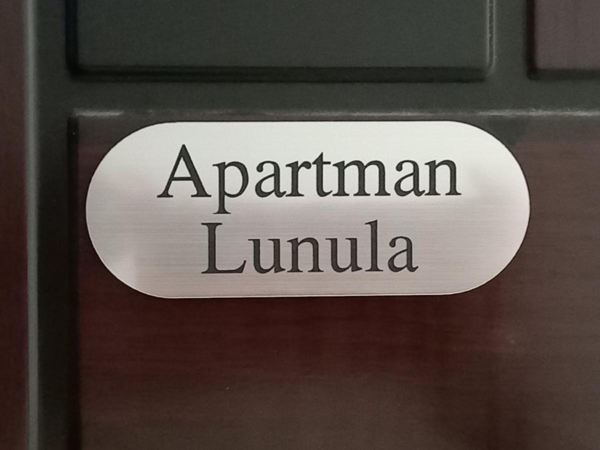 Lunula *